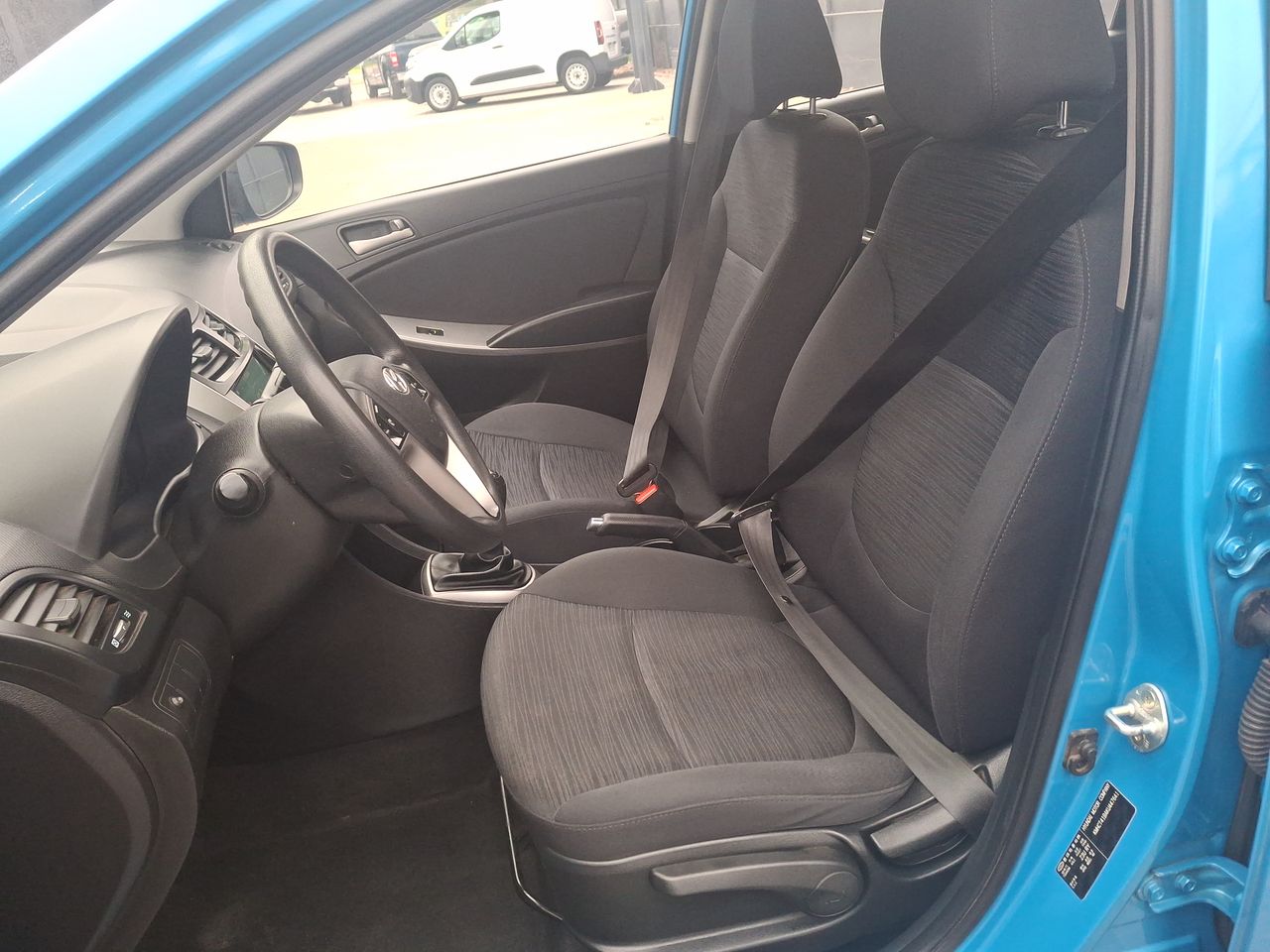 HYUNDAI - 23