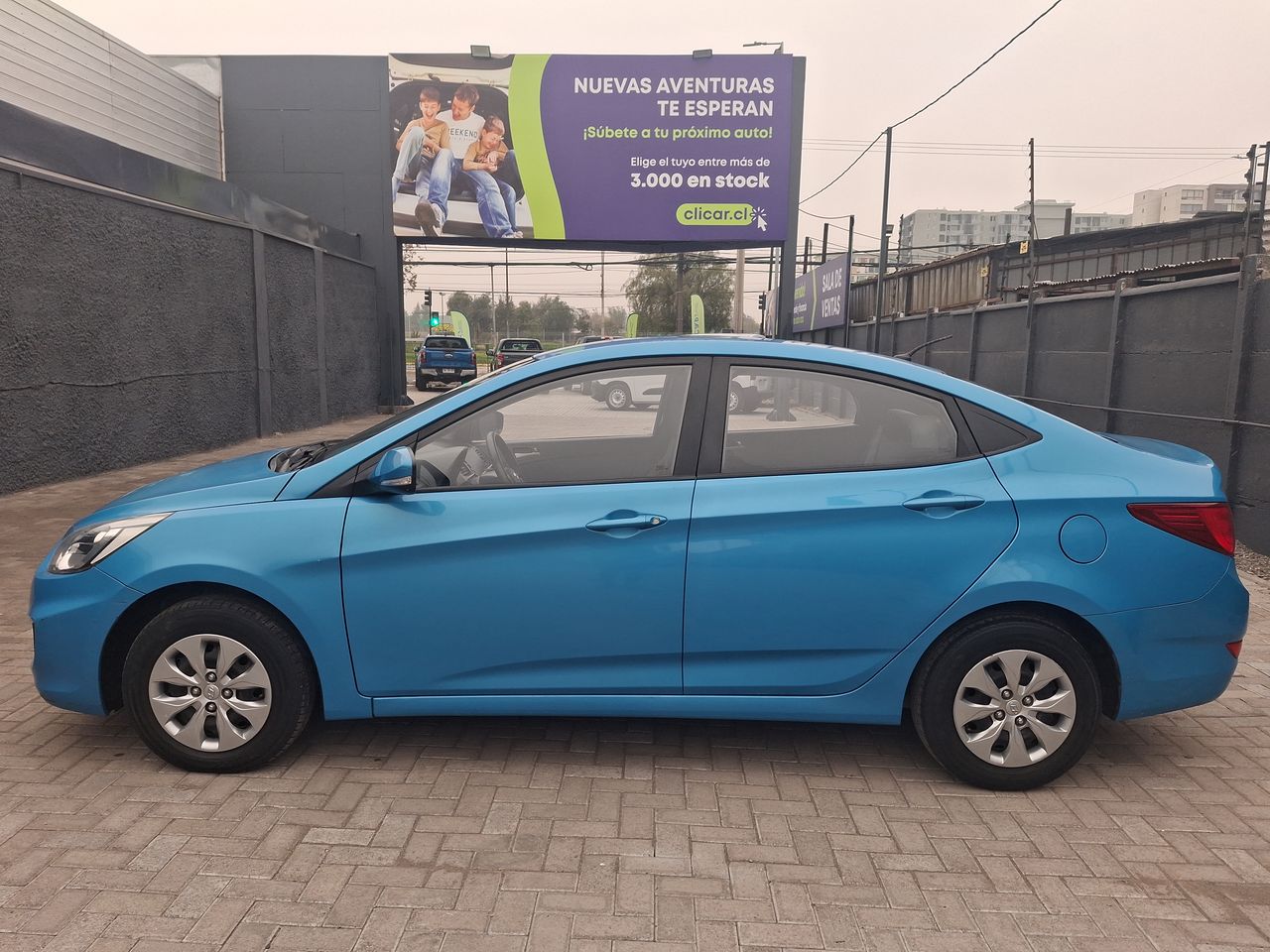 HYUNDAI - 4