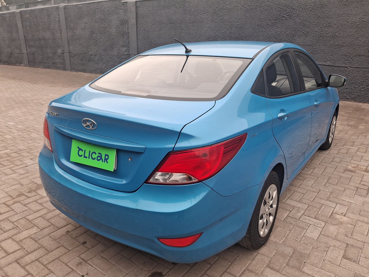 HYUNDAI - 7