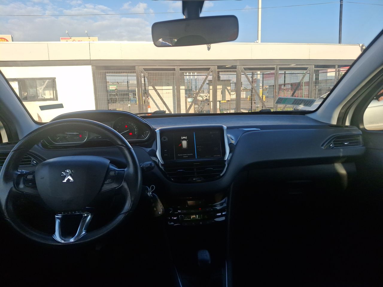 Peugeot 208 — foto 31 de 31