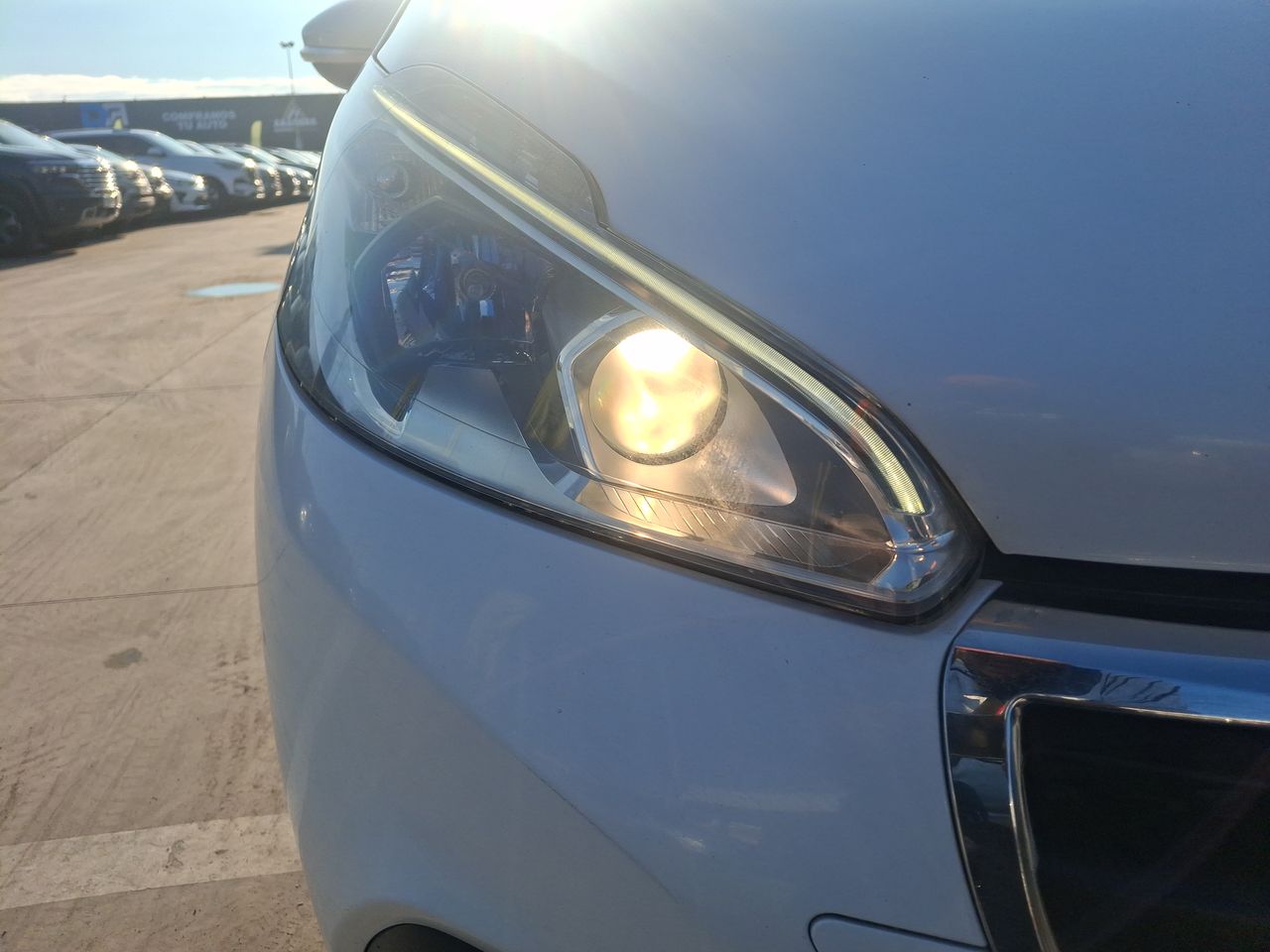 Peugeot 208 — foto 19 de 31