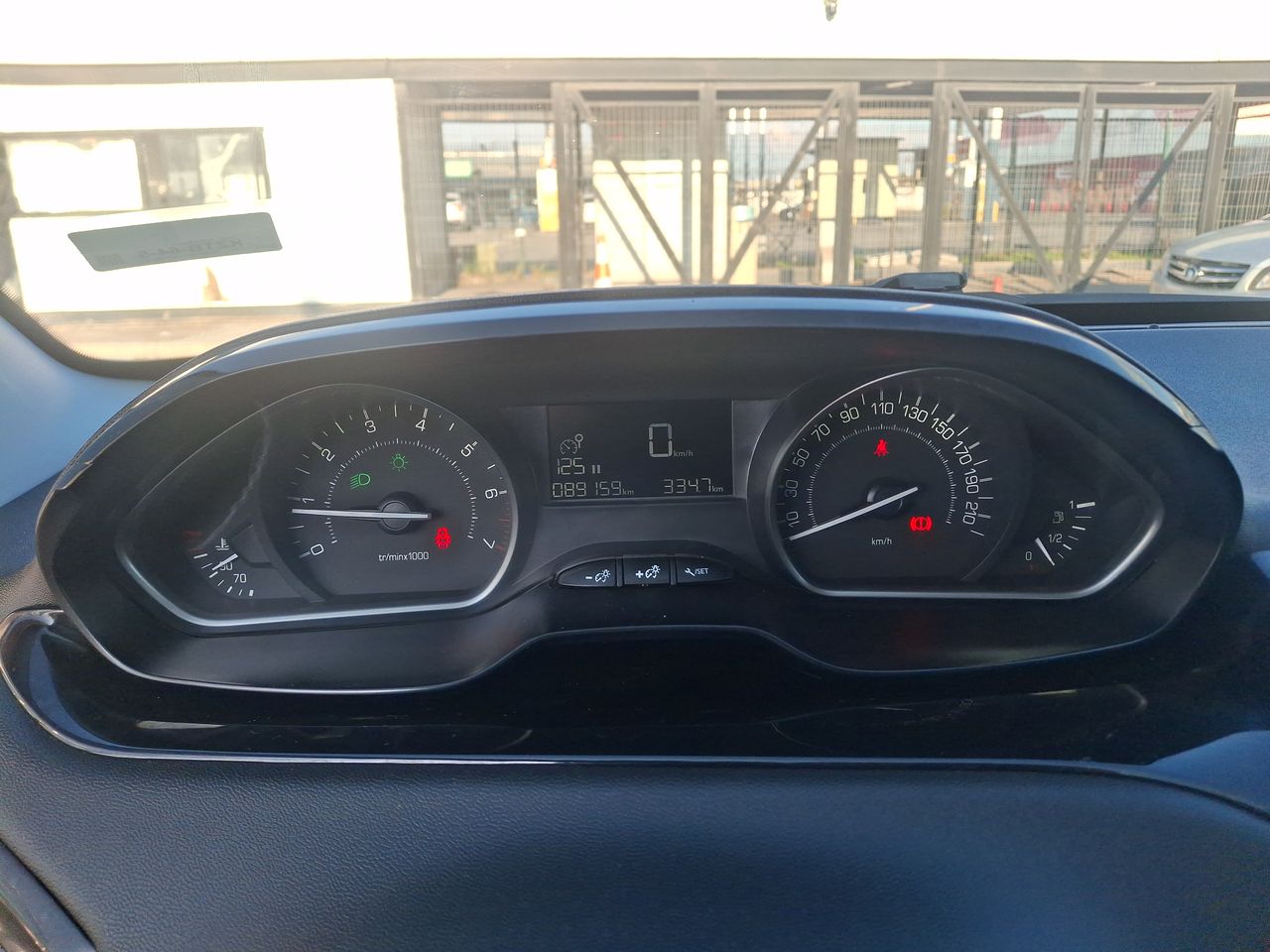 Peugeot 208 — foto 26 de 31