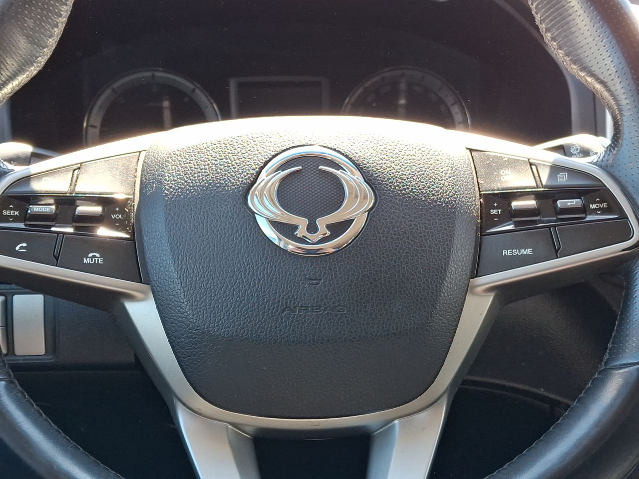 SSANGYONG - 26