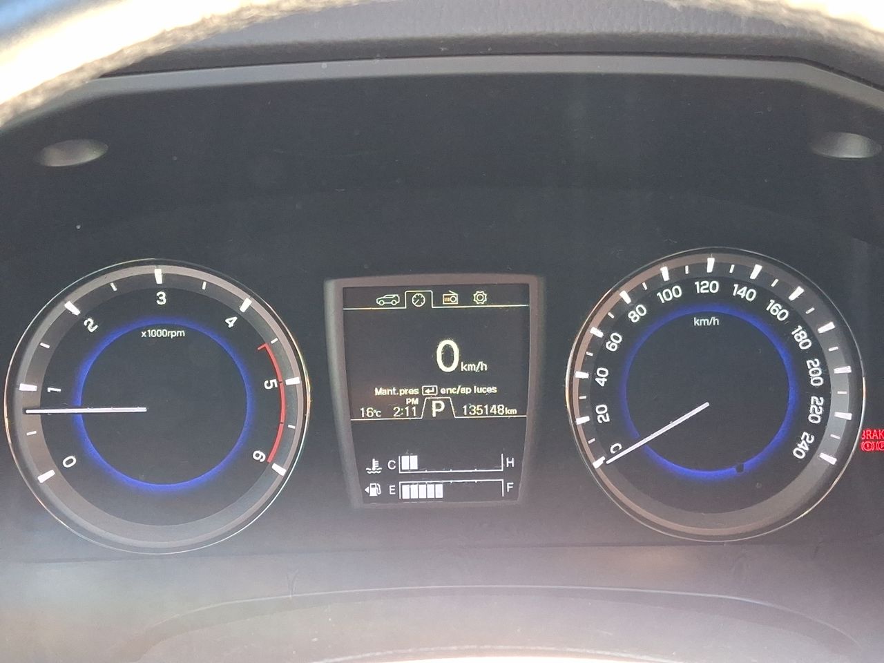 SSANGYONG - 27