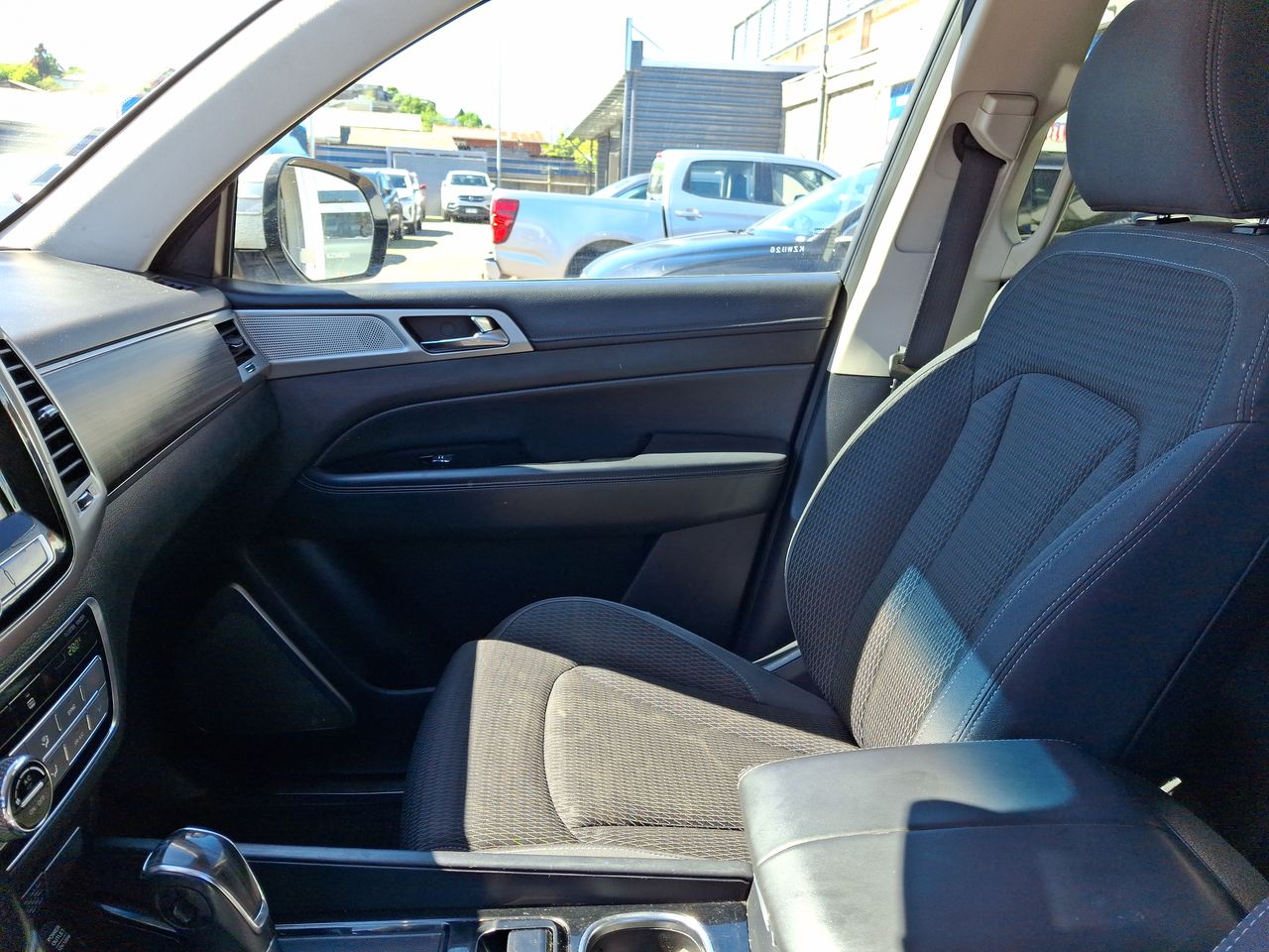 SSANGYONG - 33