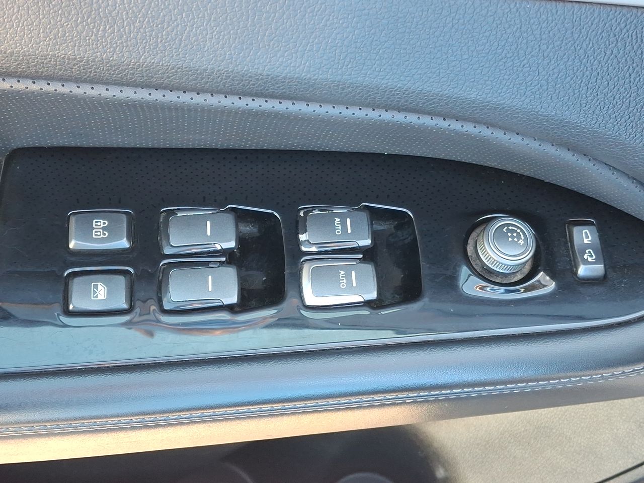 SSANGYONG - 23