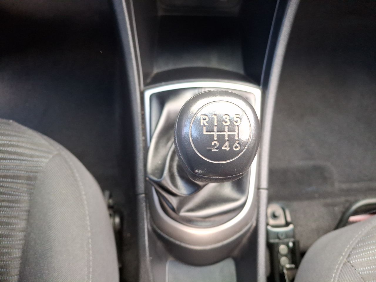 Hyundai Accent — foto 23 de 26