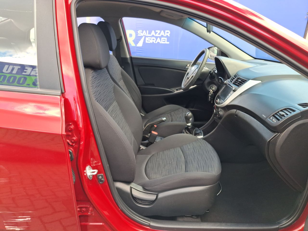 Hyundai Accent — foto 25 de 26