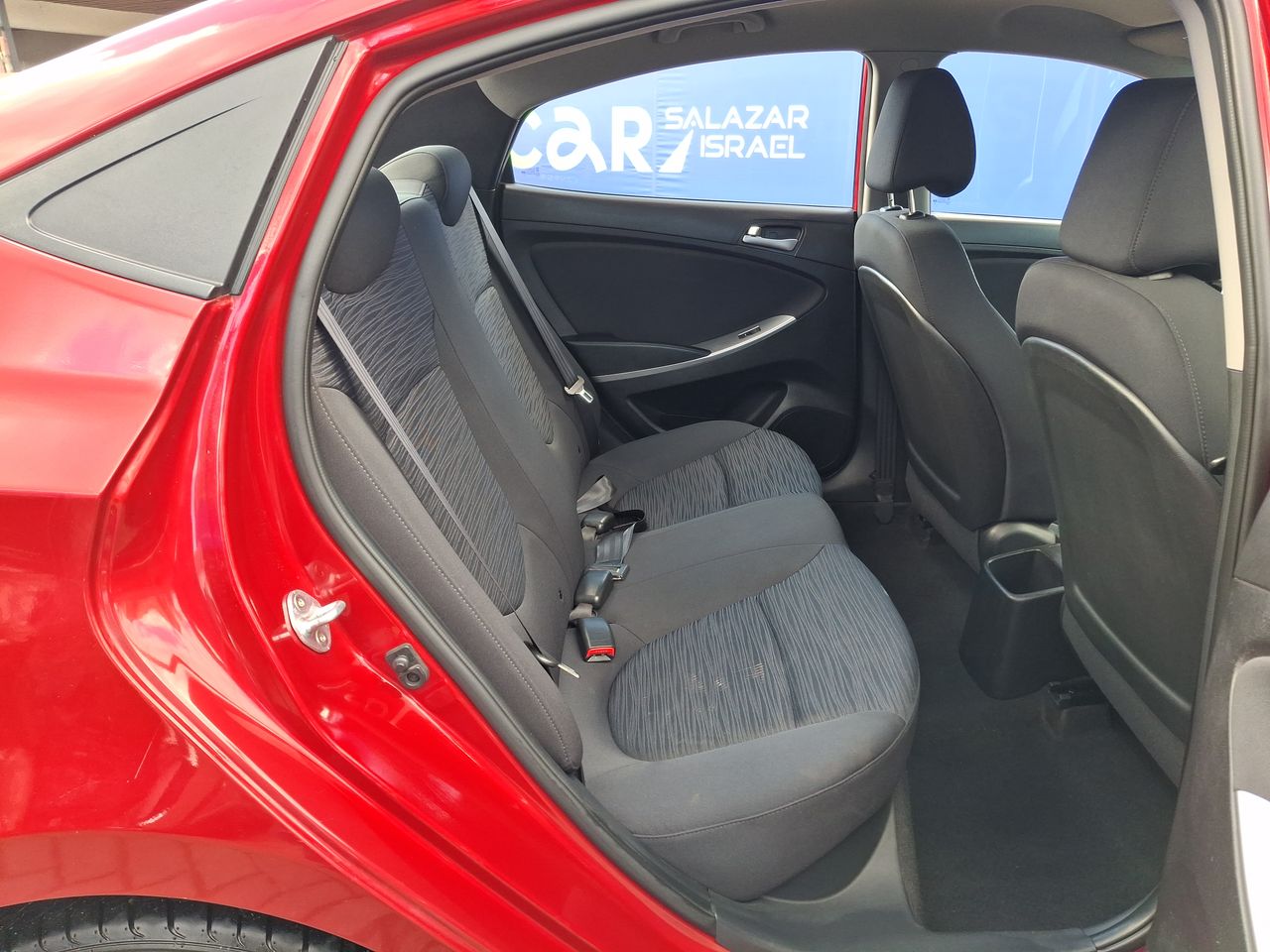 Hyundai Accent — foto 26 de 26