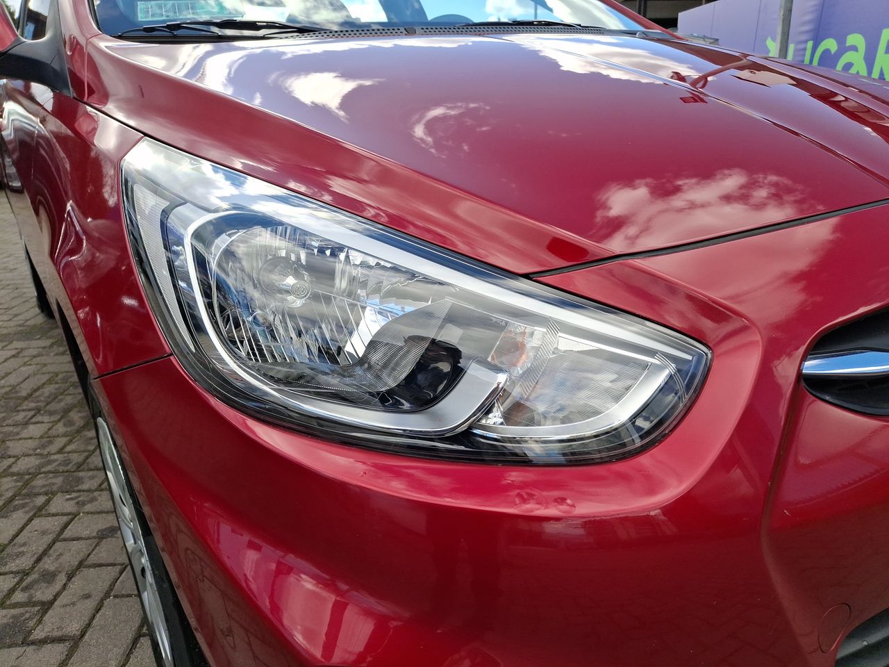 Hyundai Accent — foto 11 de 26
