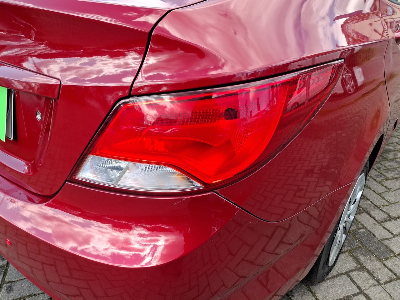 Hyundai Accent — foto 12 de 26