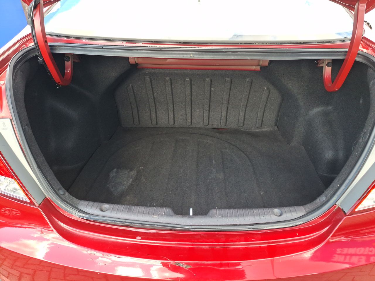 Hyundai Accent — foto 13 de 26