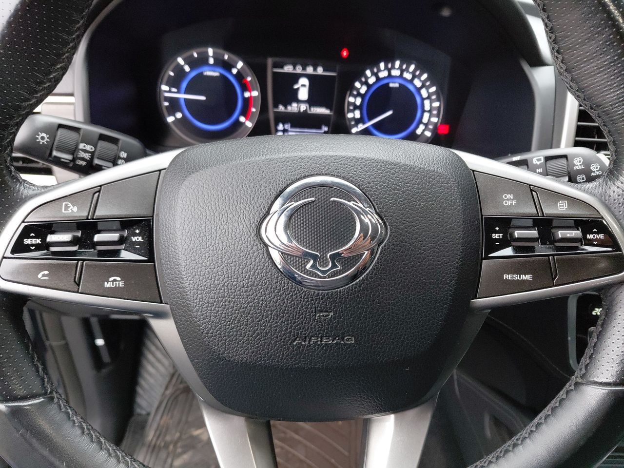 SSANGYONG - 24