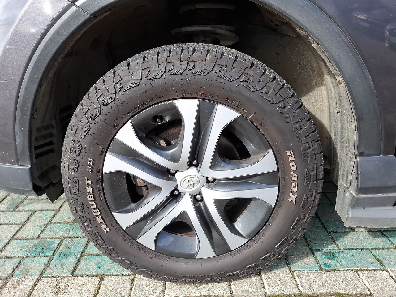 Toyota RAV4 — foto 10 de 27