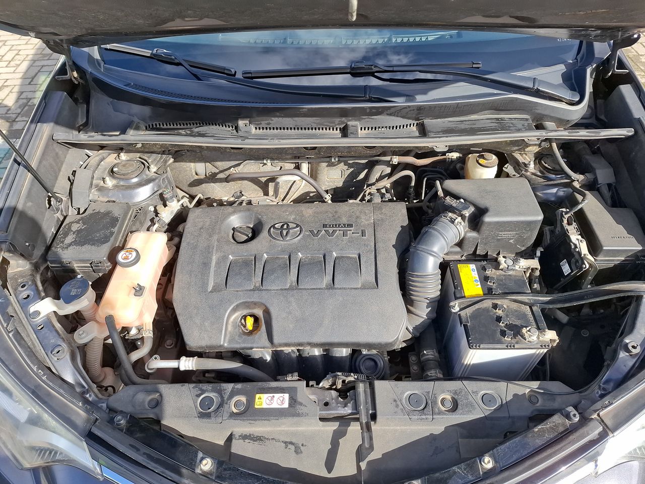 Toyota RAV4 — foto 11 de 27