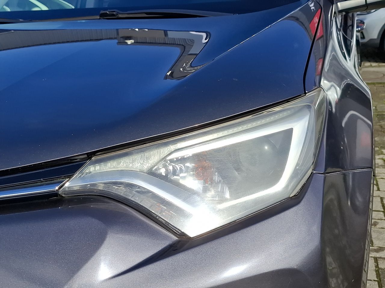 Toyota RAV4 — foto 12 de 27