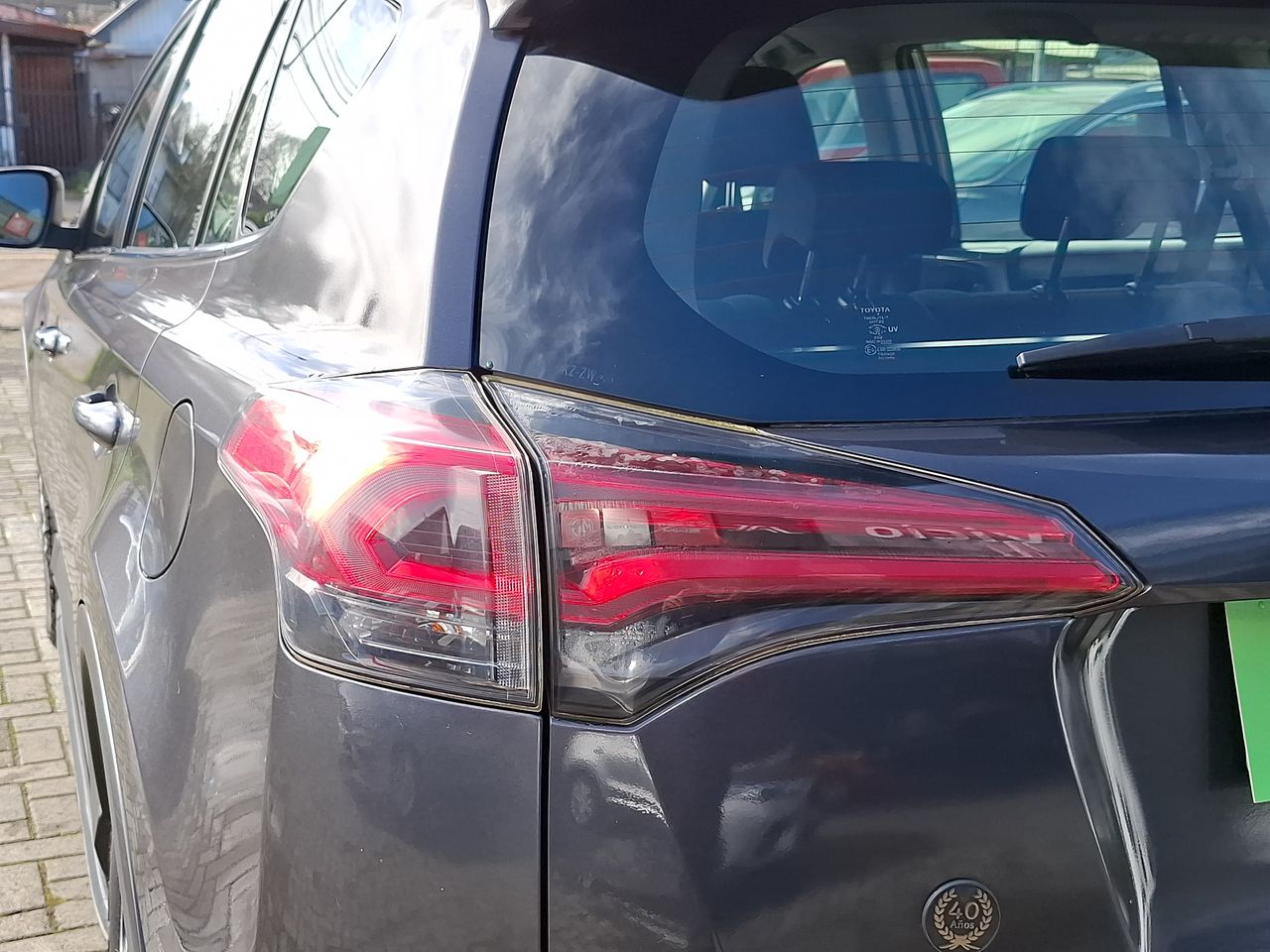Toyota RAV4 — foto 13 de 27
