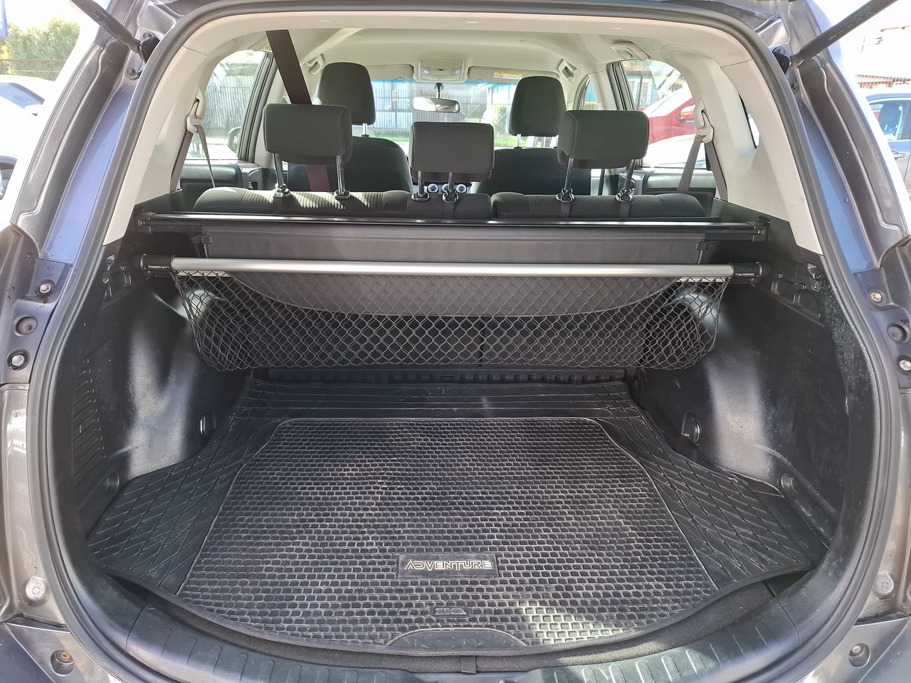 Toyota RAV4 — foto 14 de 27