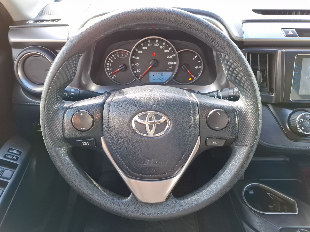 Toyota RAV4 — foto 18 de 27