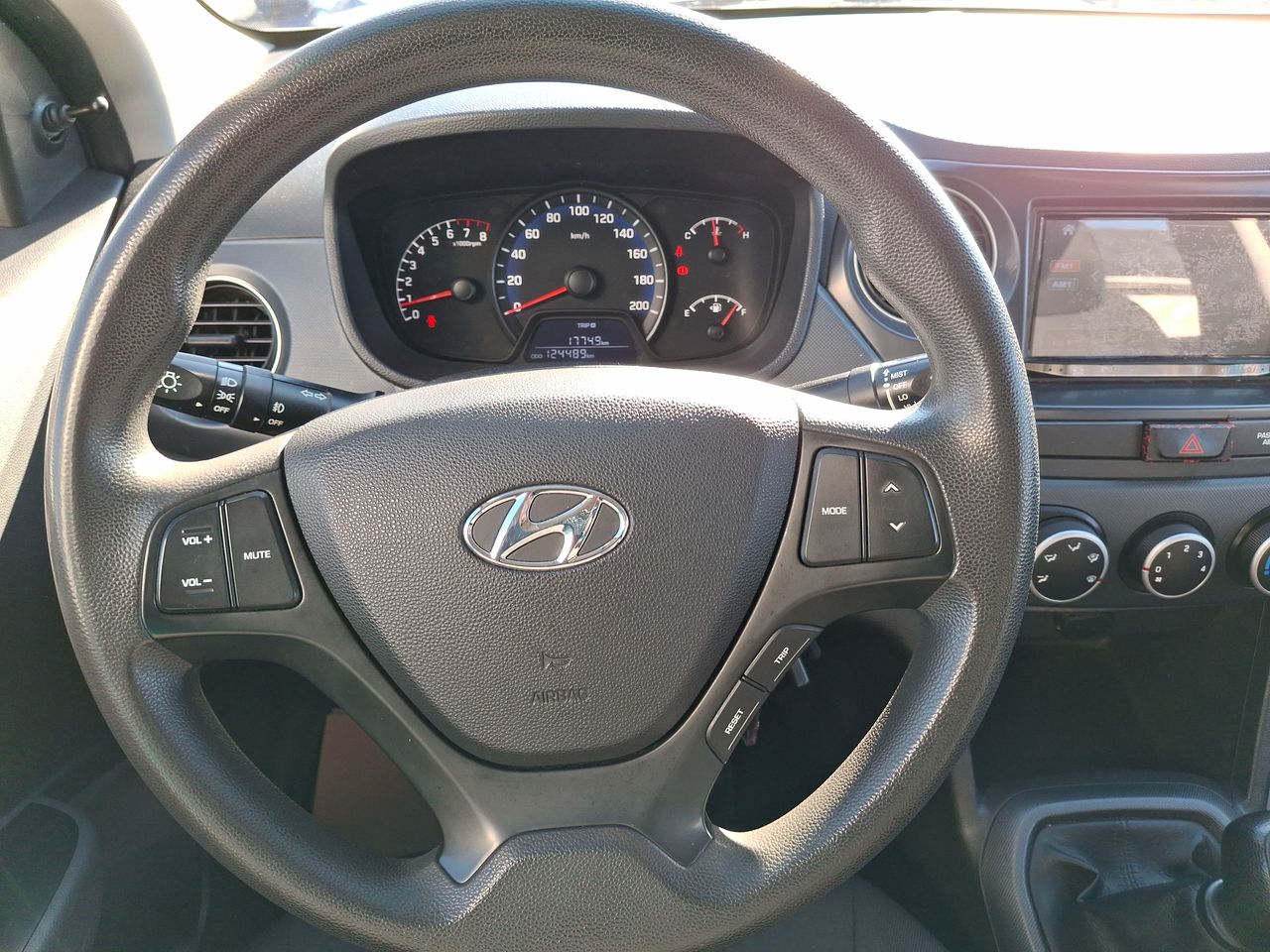 HYUNDAI - 25
