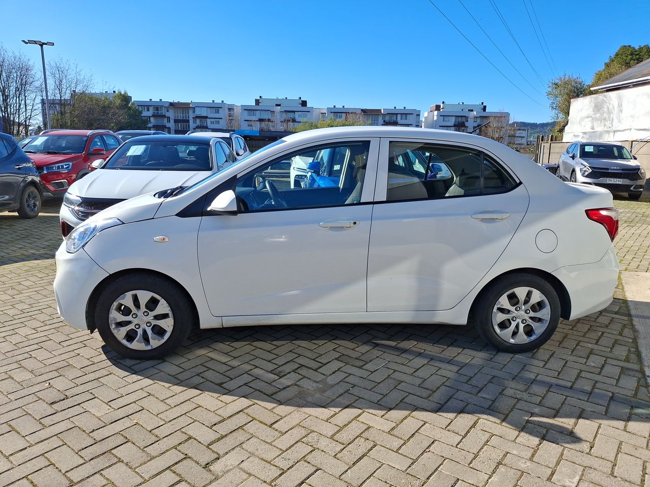 HYUNDAI - 4