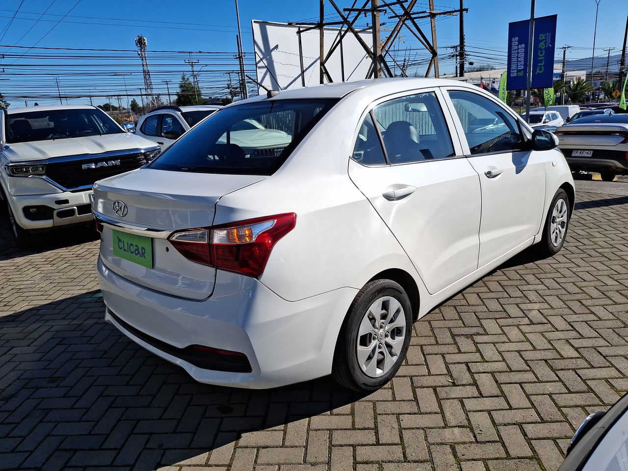 HYUNDAI - 7
