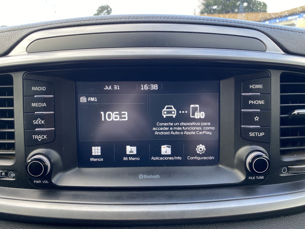 KIA Sorento — foto 29 de 36