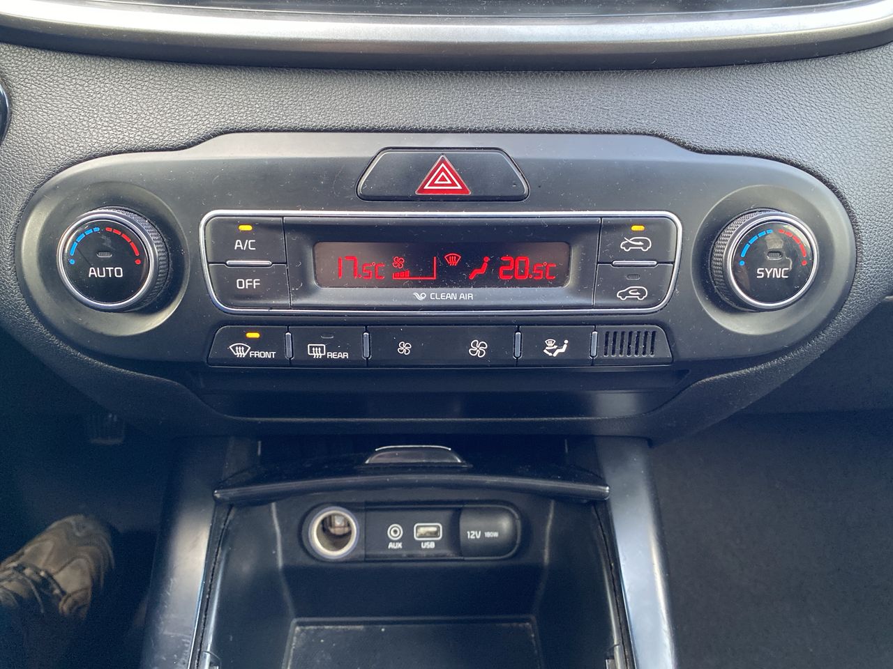 KIA Sorento — foto 31 de 36