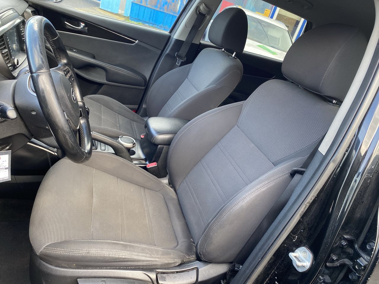KIA Sorento — foto 25 de 36