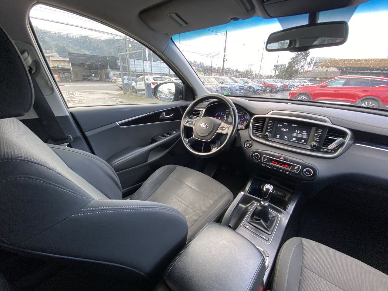 KIA Sorento — foto 17 de 36