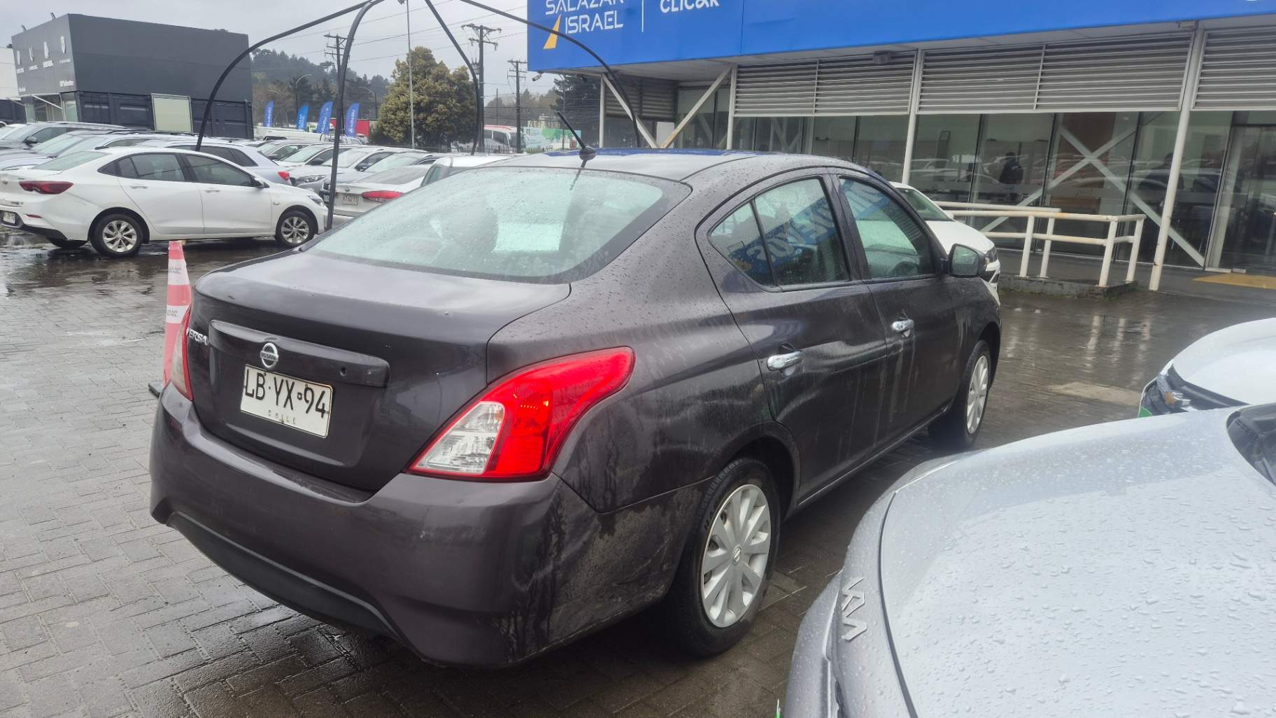 NISSAN - 4