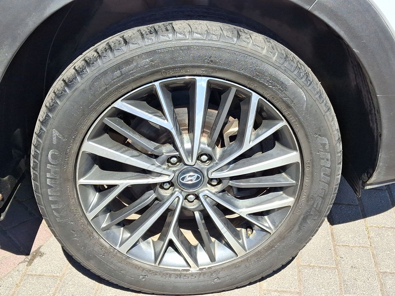 HYUNDAI - 17