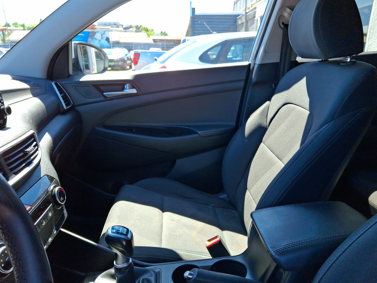 HYUNDAI - 33