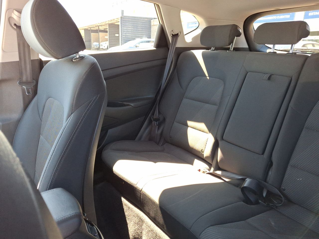 HYUNDAI - 12