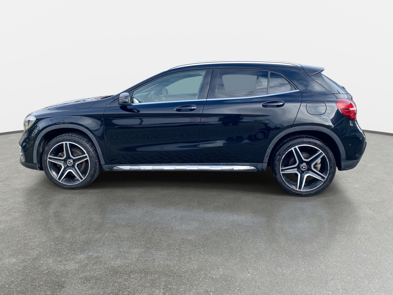 MERCEDES BENZ - 4