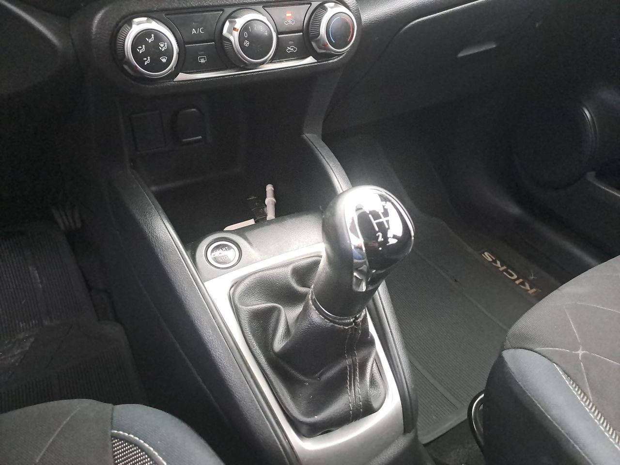 Nissan Kicks — foto 15 de 18