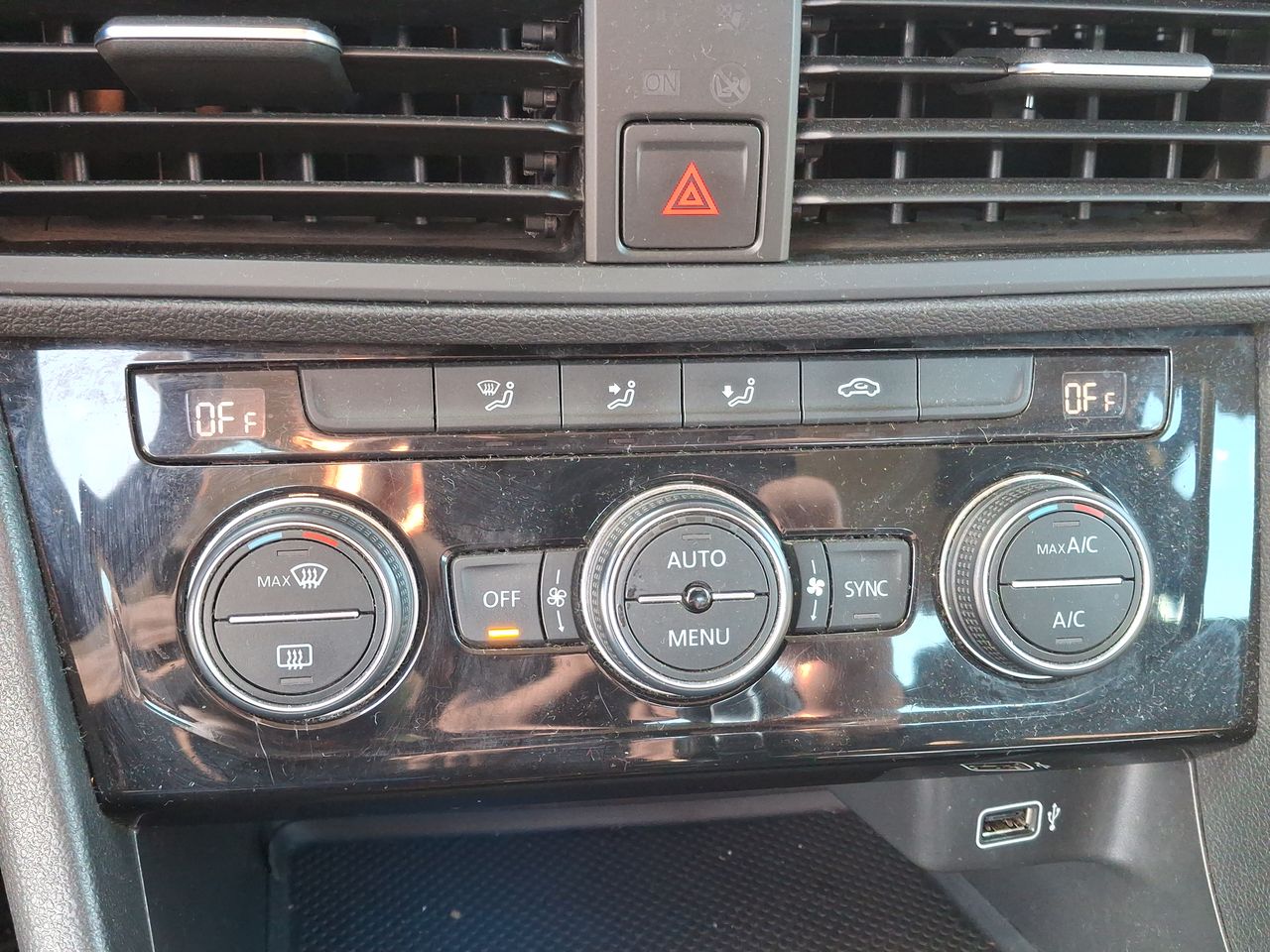 VOLKSWAGEN - 30