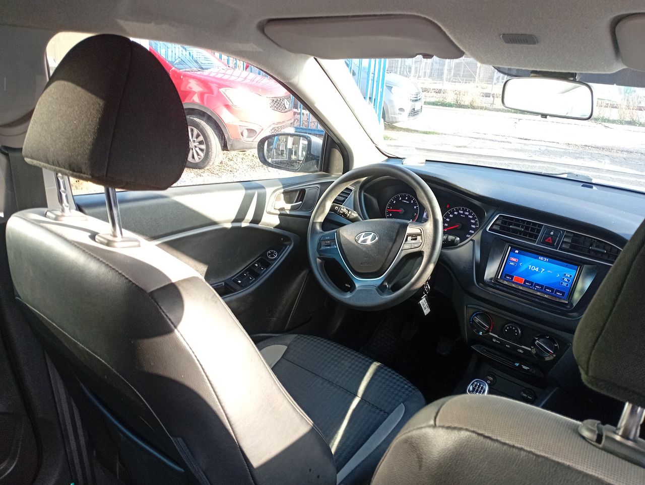 HYUNDAI - 8