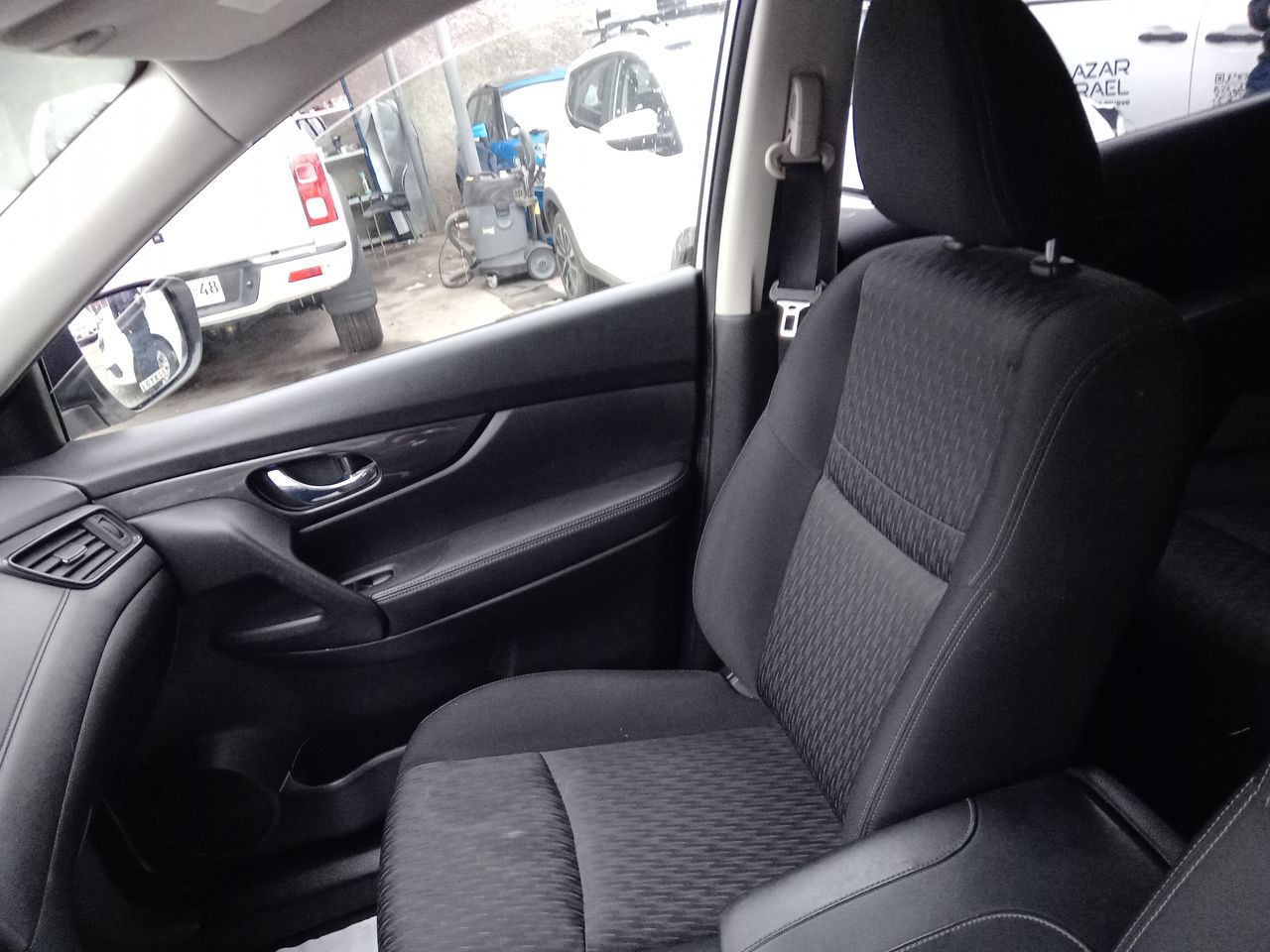 Nissan X-Trail — foto 23 de 26