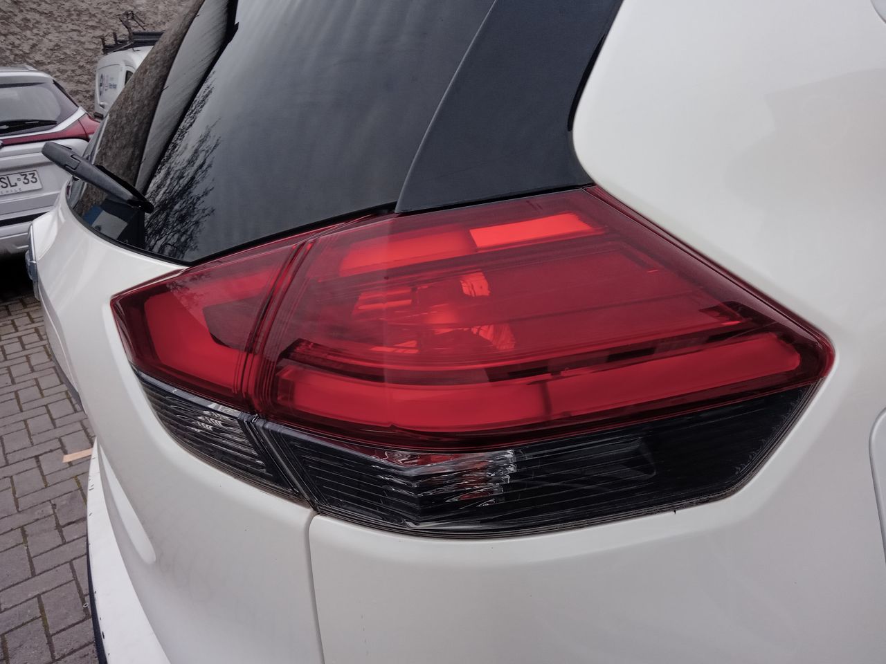 Nissan X-Trail — foto 10 de 26