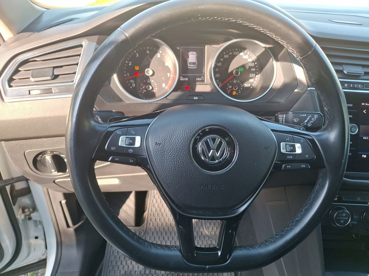 VOLKSWAGEN - 23