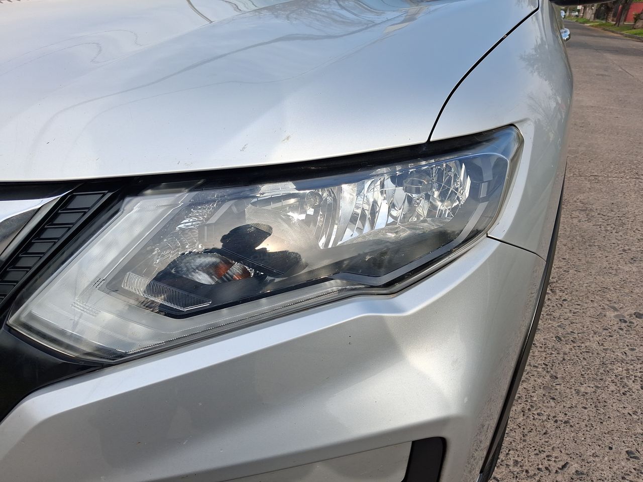 Nissan X-Trail — foto 18 de 35