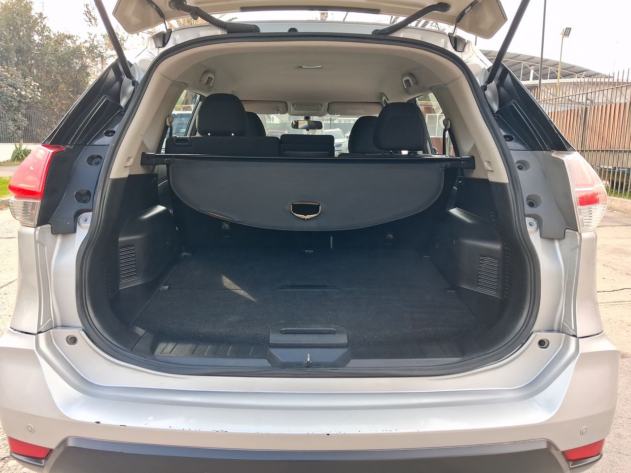 Nissan X-Trail — foto 20 de 35