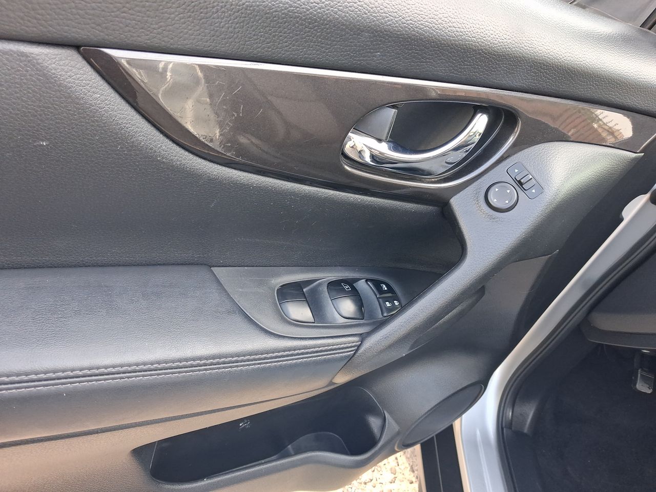 Nissan X-Trail — foto 21 de 35