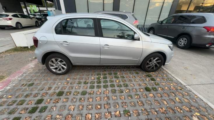 VOLKSWAGEN - 2