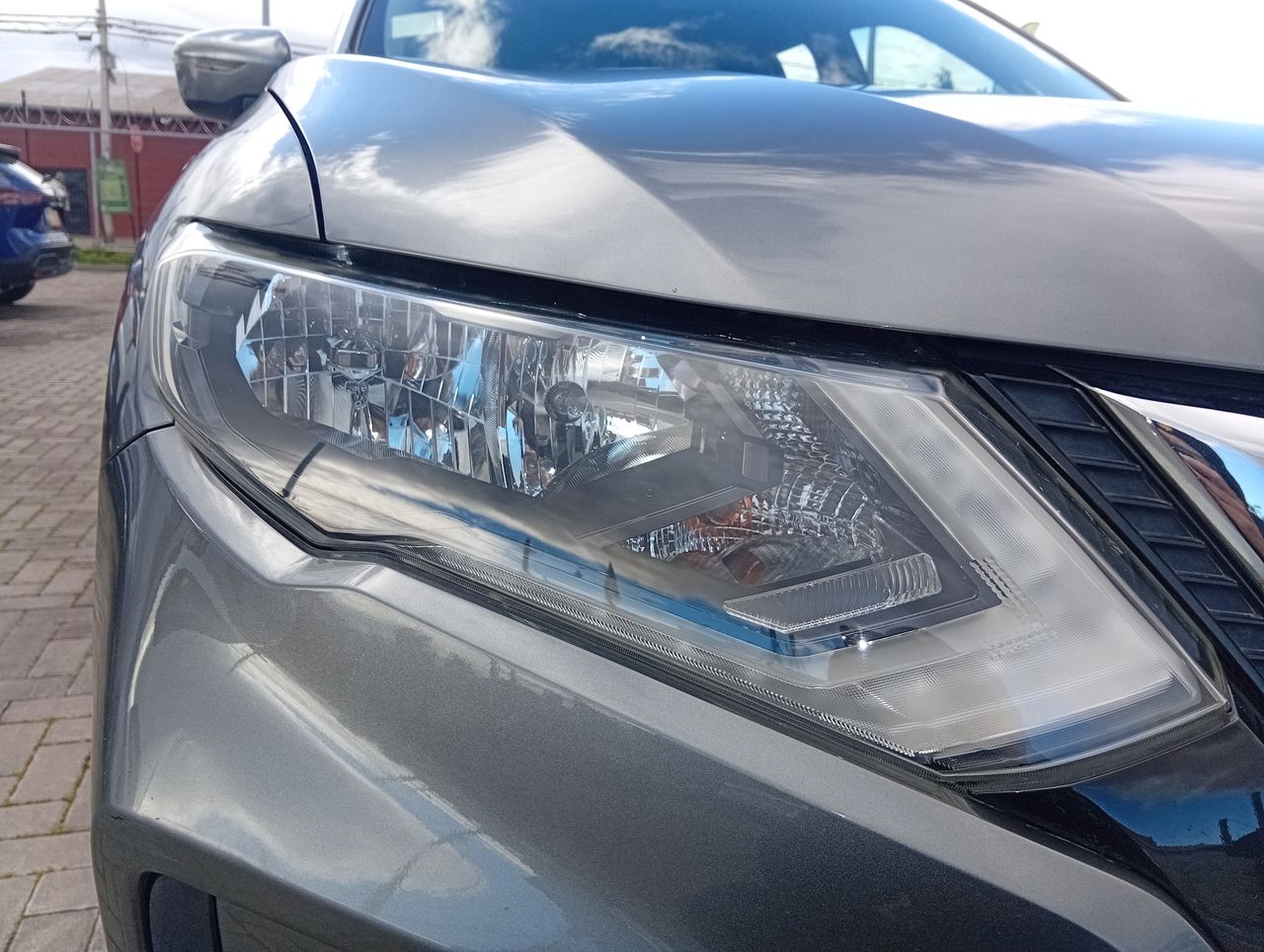 NISSAN - 16