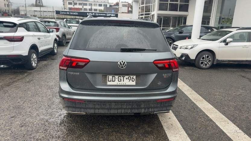 VOLKSWAGEN - 5