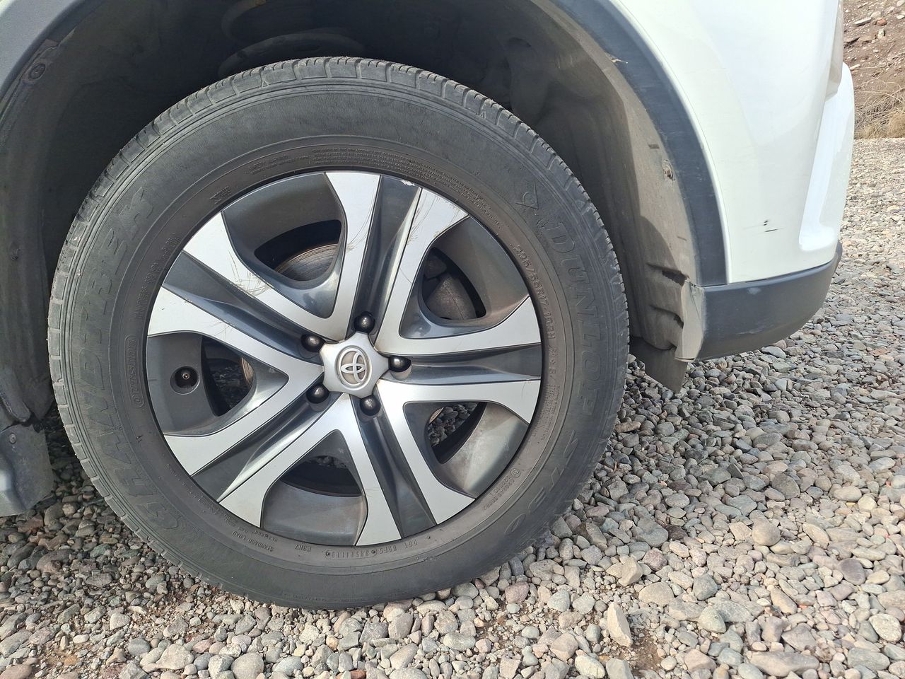 Toyota RAV4 — foto 10 de 23