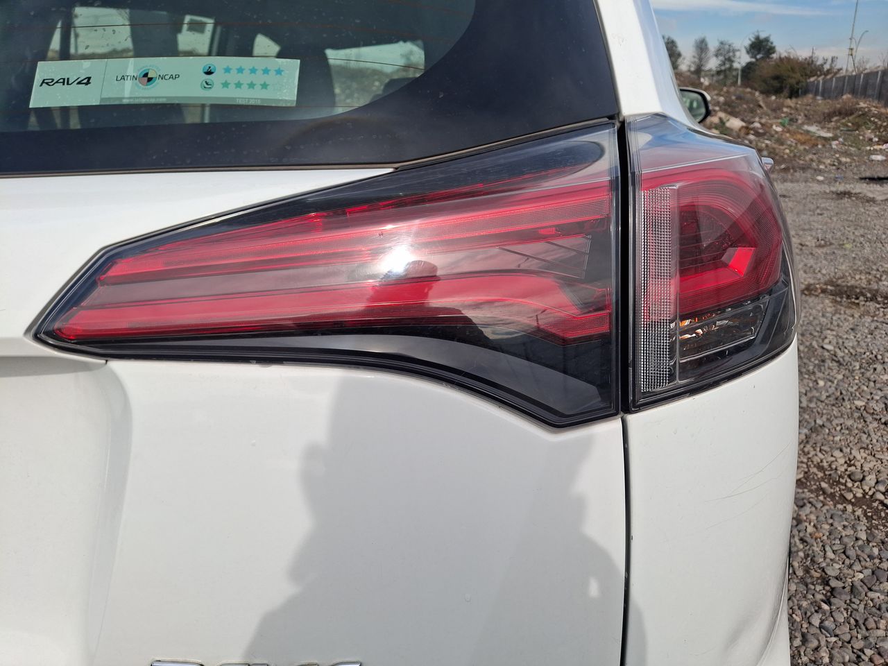 Toyota RAV4 — foto 13 de 23