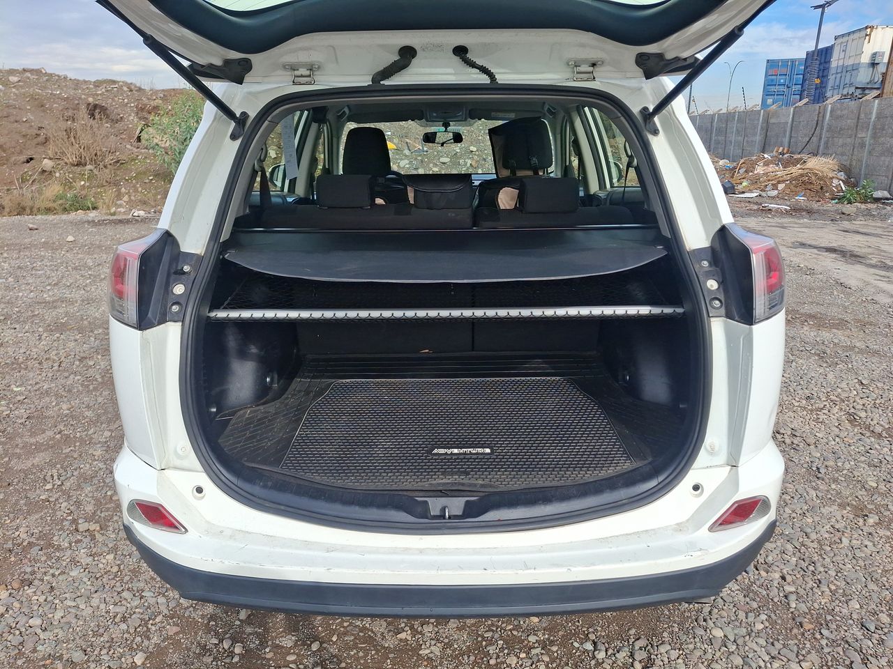 Toyota RAV4 — foto 14 de 23